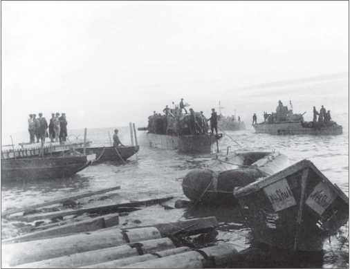 Иллюстрация к книге — Бронекатера Сталина. "Речные танки" Великой Отечественной [i_037.jpg]