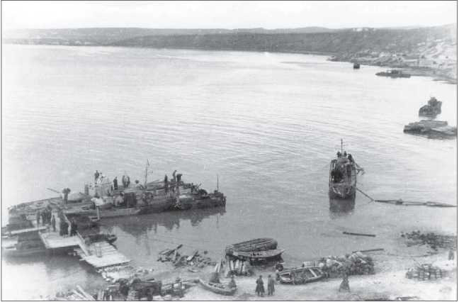 Иллюстрация к книге — Бронекатера Сталина. "Речные танки" Великой Отечественной [i_038.jpg]