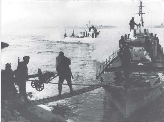 Иллюстрация к книге — Бронекатера Сталина. "Речные танки" Великой Отечественной [i_039.jpg]