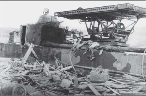 Иллюстрация к книге — Бронекатера Сталина. "Речные танки" Великой Отечественной [i_040.jpg]