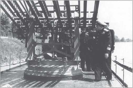 Иллюстрация к книге — Бронекатера Сталина. "Речные танки" Великой Отечественной [i_046.jpg]