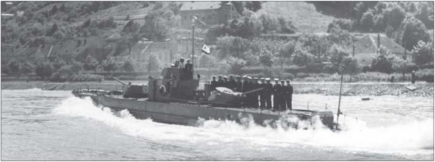 Иллюстрация к книге — Бронекатера Сталина. "Речные танки" Великой Отечественной [i_051.jpg]