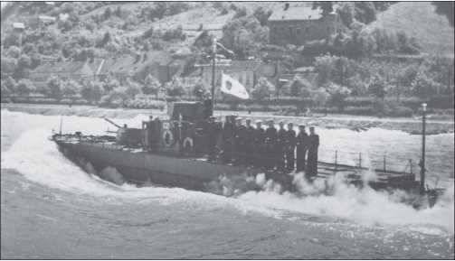 Иллюстрация к книге — Бронекатера Сталина. "Речные танки" Великой Отечественной [i_056.jpg]