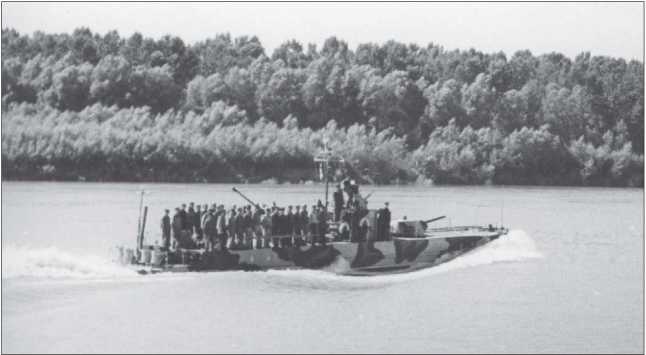 Иллюстрация к книге — Бронекатера Сталина. "Речные танки" Великой Отечественной [i_059.jpg]