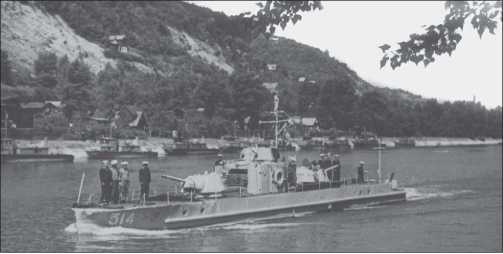 Иллюстрация к книге — Бронекатера Сталина. "Речные танки" Великой Отечественной [i_062.jpg]