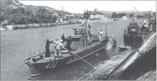 Иллюстрация к книге — Бронекатера Сталина. "Речные танки" Великой Отечественной [i_063.jpg]