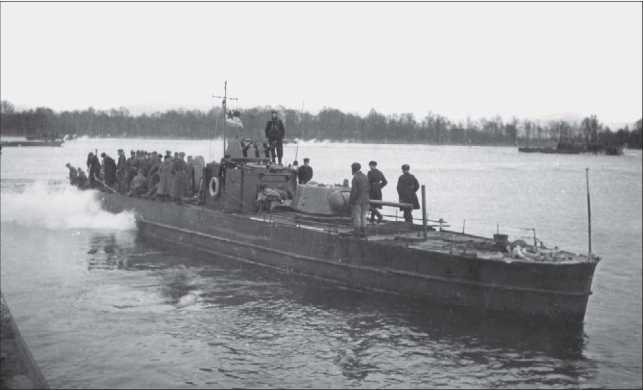 Иллюстрация к книге — Бронекатера Сталина. "Речные танки" Великой Отечественной [i_064.jpg]