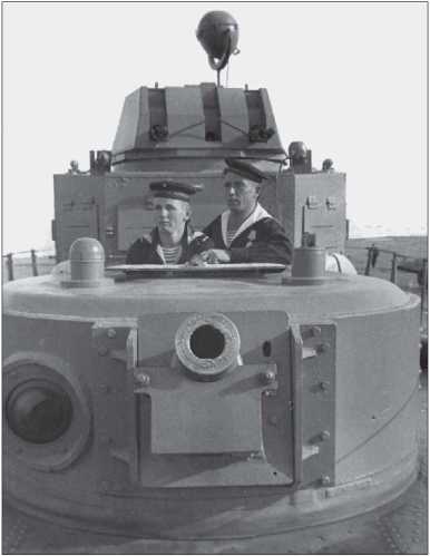 Иллюстрация к книге — Бронекатера Сталина. "Речные танки" Великой Отечественной [i_072.jpg]