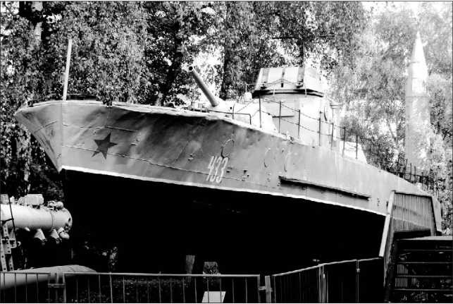 Иллюстрация к книге — Бронекатера Сталина. "Речные танки" Великой Отечественной [i_083.jpg]