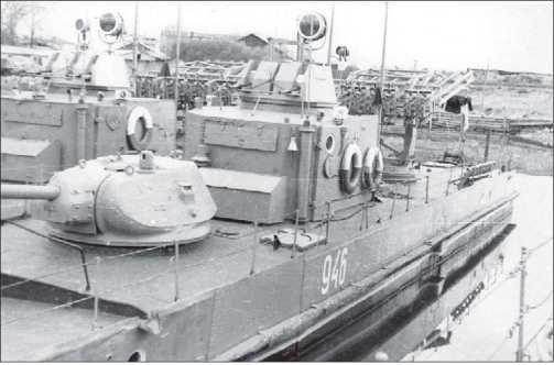 Иллюстрация к книге — Бронекатера Сталина. "Речные танки" Великой Отечественной [i_117.jpg]