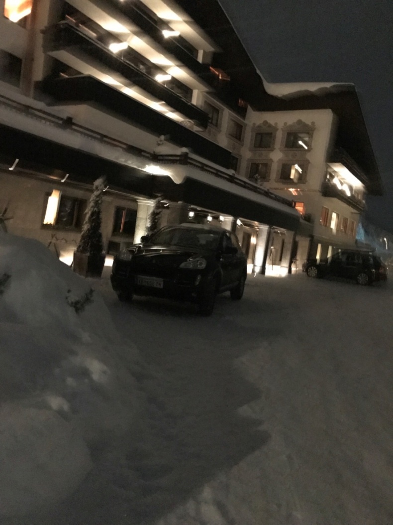 Иллюстрация к книге — Евротрэш. Соблазнение богатых для бедных [i_021.jpg]