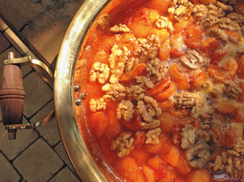 Иллюстрация к книге — (Не)Кулинарная книга. Писательская кухня на Бородинском поле [i_016.jpg]