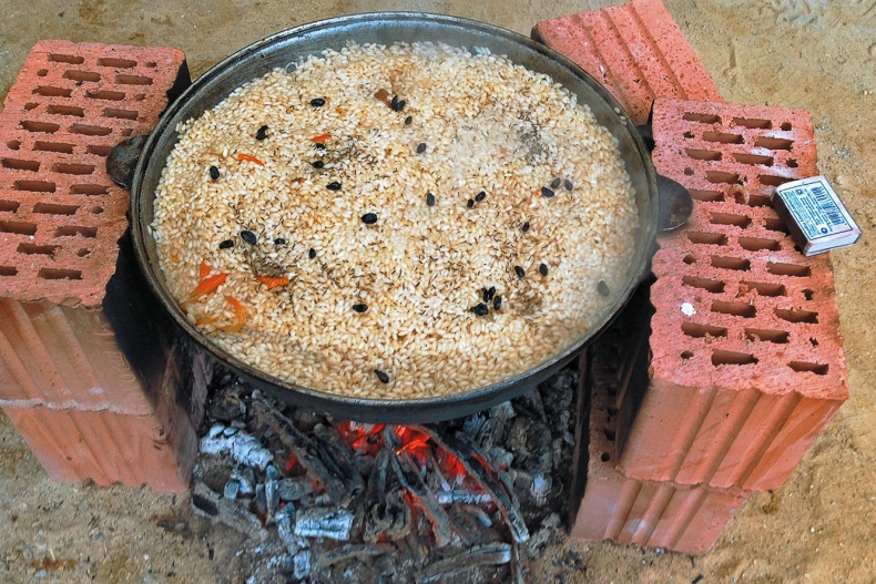 Иллюстрация к книге — (Не)Кулинарная книга. Писательская кухня на Бородинском поле [i_023.jpg]