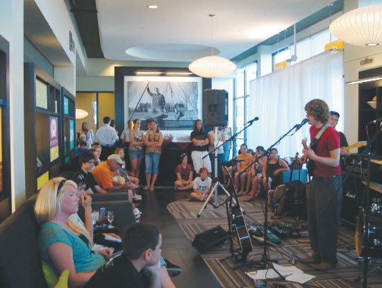 Иллюстрация к книге — Финансовые услуги: перезагрузка. Вызовы будущего для потребительского рынка банковских и страховых услуг [i_010.jpg]