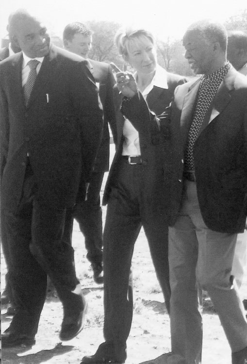 Иллюстрация к книге — Трудный выбор: уроки бескомпромиссного лидерства в сложных ситуациях от экс-главы Hewlett-Packard [i_017.jpg]