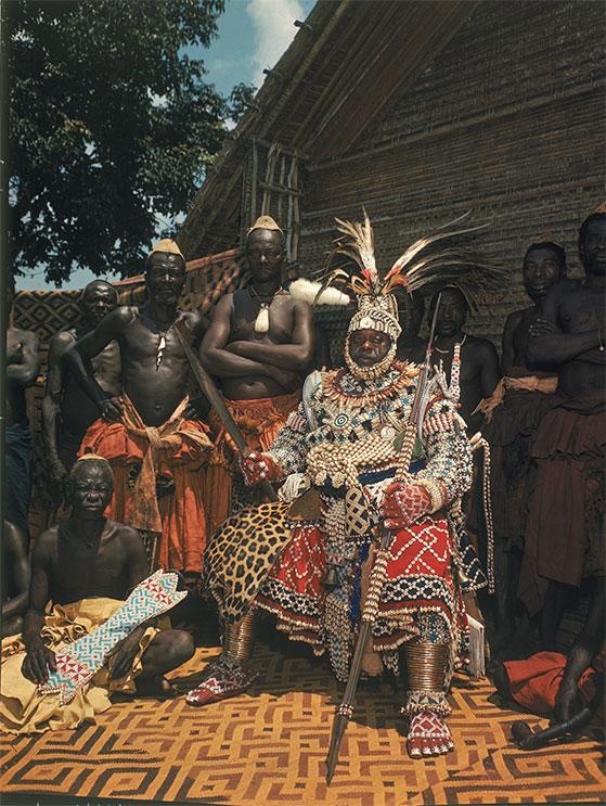 Иллюстрация к книге — Почему одни страны богатые, а другие бедные. Происхождение власти, процветания и нищеты [_32.jpg]