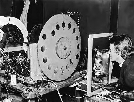 Иллюстрация к книге — Главный рубильник. Расцвет и гибель информационных империй от радио до интернета [i_004.jpg]