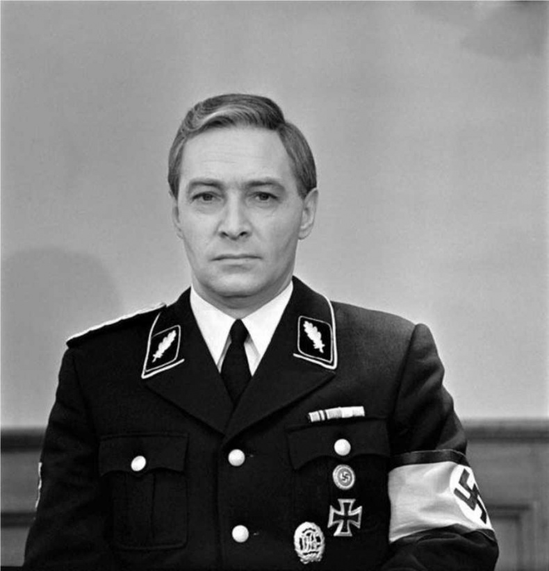 Иллюстрация к книге — Шпионаж и политика. Тайная хрестоматия [i_054.jpg]