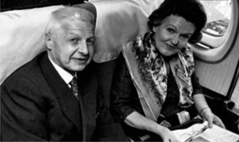 Иллюстрация к книге — Шпионаж и политика. Тайная хрестоматия [i_118.jpg]