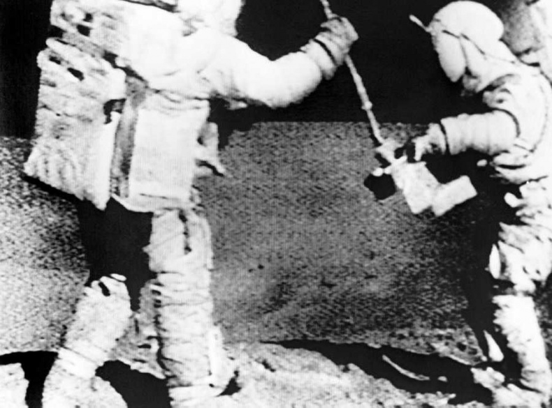 Иллюстрация к книге — Самые сенсационные материалы [_33.jpg]