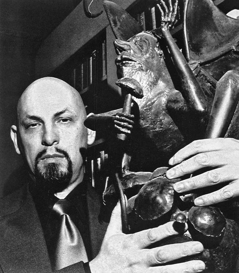 Иллюстрация к книге — Самые сенсационные материалы [_45.jpg]