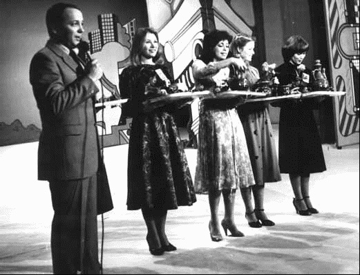 Иллюстрация к книге — Российская реклама в лицах [i_018.jpg]