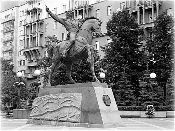 Иллюстрация к книге — 100 уроков лидерства А.В. Суворова для бизнеса [_113.jpg]