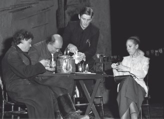 Иллюстрация к книге — Александр Абдулов. Хочу остаться легендой [i_015.jpg]