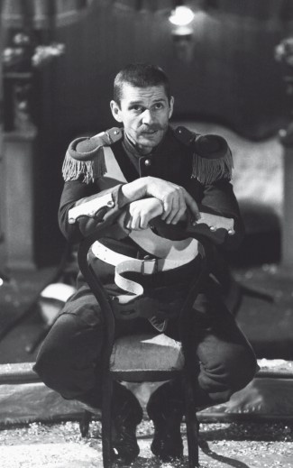 Иллюстрация к книге — Александр Абдулов. Хочу остаться легендой [i_032.jpg]