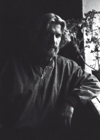 Иллюстрация к книге — Александр Абдулов. Хочу остаться легендой [i_037.jpg]