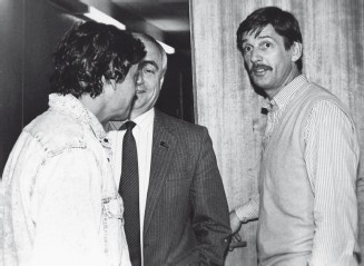 Иллюстрация к книге — Александр Абдулов. Хочу остаться легендой [i_044.jpg]