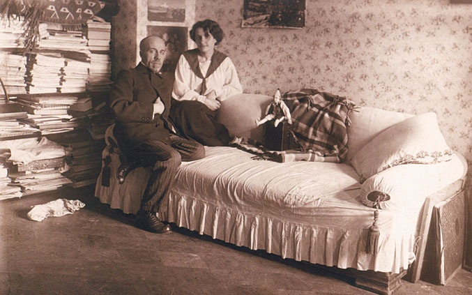 Иллюстрация к книге — Цвет винограда. Юлия Оболенская, Константин Кандауров [i_051.jpg]