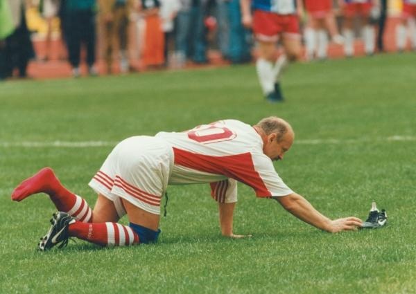 Иллюстрация к книге — Больше, чем футбол. Правдивая история: взгляд изнутри на спорт №1 [_16.jpg]