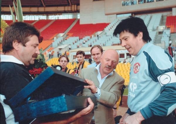 Иллюстрация к книге — Больше, чем футбол. Правдивая история: взгляд изнутри на спорт №1 [_18.jpg]