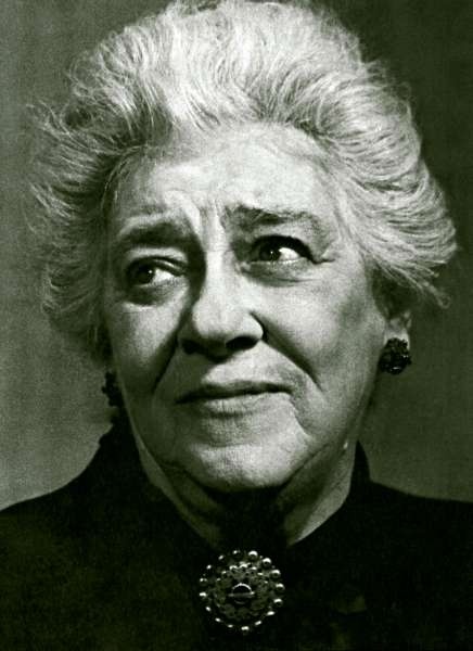 Иллюстрация к книге — Моя сестра Фаина Раневская. Жизнь, рассказанная ею самой [_009.jpg]