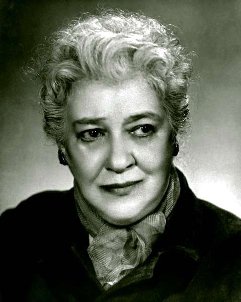 Иллюстрация к книге — Моя сестра Фаина Раневская. Жизнь, рассказанная ею самой [_016.jpg]