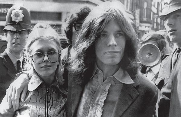 Иллюстрация к книге — Мик Джаггер. Великий и ужасный [_11.jpg]