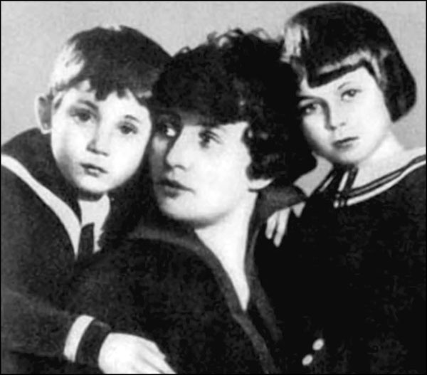 Иллюстрация к книге — Любящий Вас Сергей Есенин [_091.jpg]