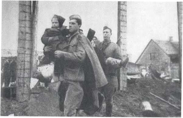 Иллюстрация к книге — Архипелаг OST. Судьба рабов "Третьего рейха" в их свидетельствах, письмах и документах [i_027.jpg]