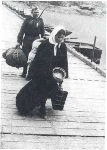 Иллюстрация к книге — Архипелаг OST. Судьба рабов "Третьего рейха" в их свидетельствах, письмах и документах [i_029.jpg]