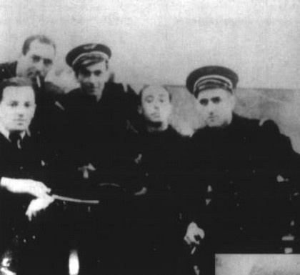 Иллюстрация к книге — Ромен Гари, хамелеон [i_064.jpg]