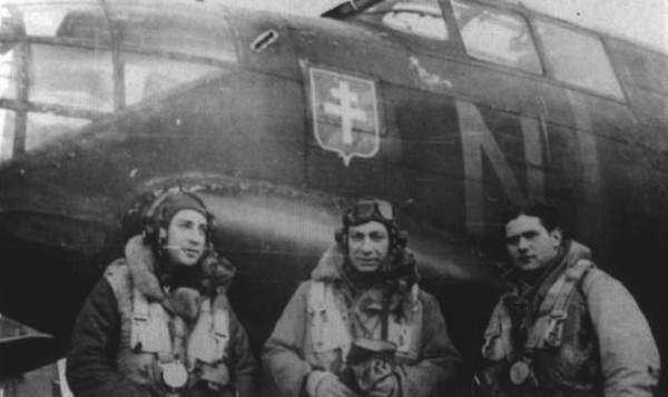 Иллюстрация к книге — Ромен Гари, хамелеон [i_068.jpg]