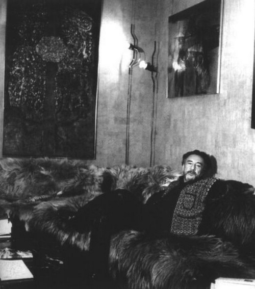 Иллюстрация к книге — Ромен Гари, хамелеон [i_086.jpg]