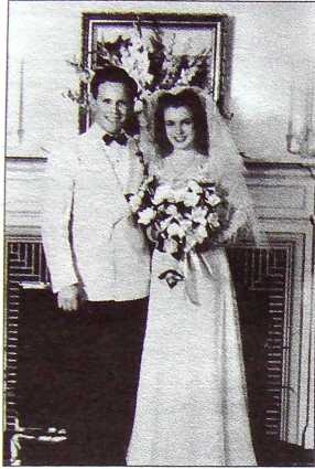 Иллюстрация к книге — Мэрилин Монро. Жизнь и смерть секс-символа Америки [i_003.jpg]