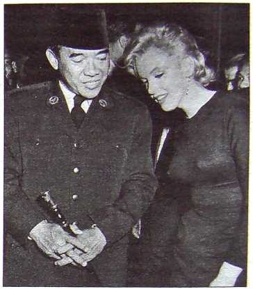 Иллюстрация к книге — Мэрилин Монро. Жизнь и смерть секс-символа Америки [i_015.jpg]