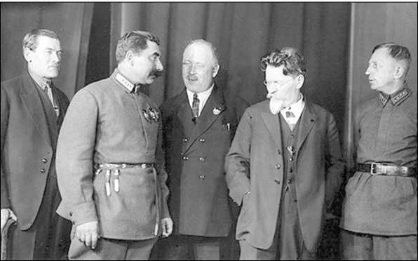 Иллюстрация к книге — Госдачи Крыма. История создания правительственных резиденций и домов отдыха в Крыму. Правда и вымысел [i_013.jpg]