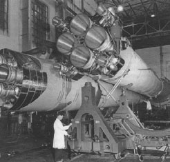 Иллюстрация к книге — Юрий Гагарин. Человек-легенда [i_056.jpg]