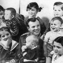 Иллюстрация к книге — Юрий Гагарин. Человек-легенда [i_099.jpg]