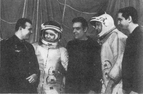 Иллюстрация к книге — Юрий Гагарин. Человек-легенда [i_113.jpg]