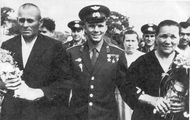 Иллюстрация к книге — Юрий Гагарин. Человек-легенда [i_127.jpg]